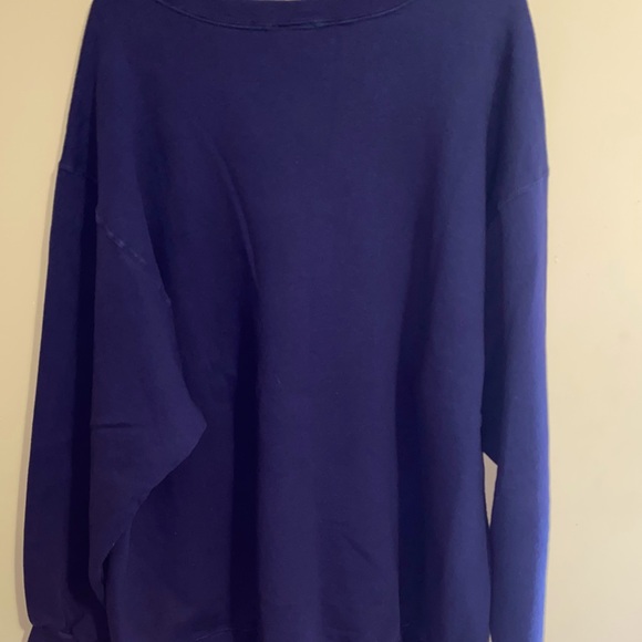 Crewneck - Picture 3 of 3